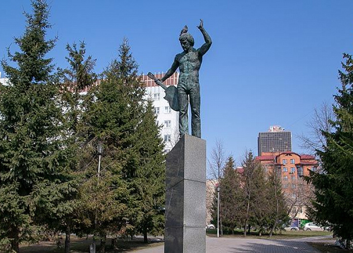 Памятник Высоцкому и Аллея бардов №1
